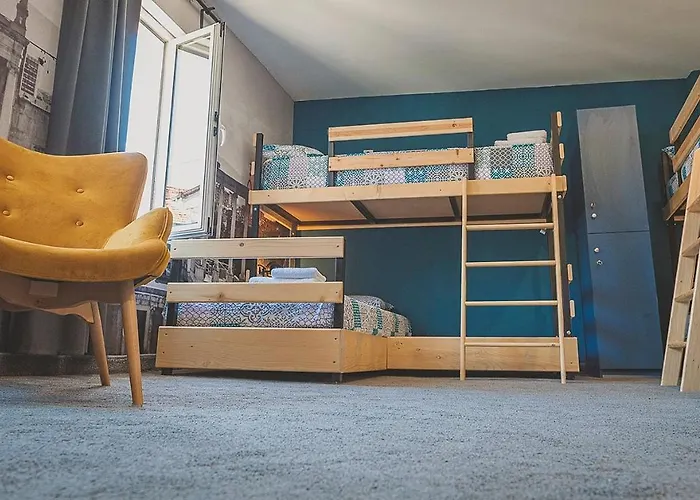 Temple House 플로브디프