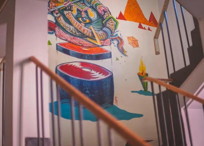 Temple House 플로브디프