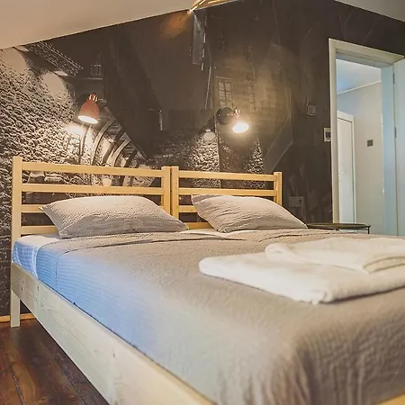 Hostal Temple House *